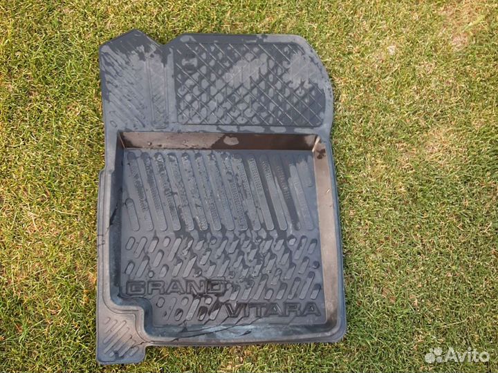 Автомобильные коврики резиновые новые