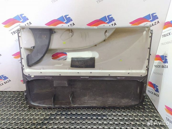 Обшивка двери левая Renault Magnum