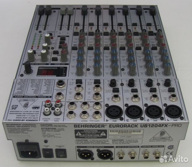 Микшерный пульт Behringer 1204 FX вокал процессор