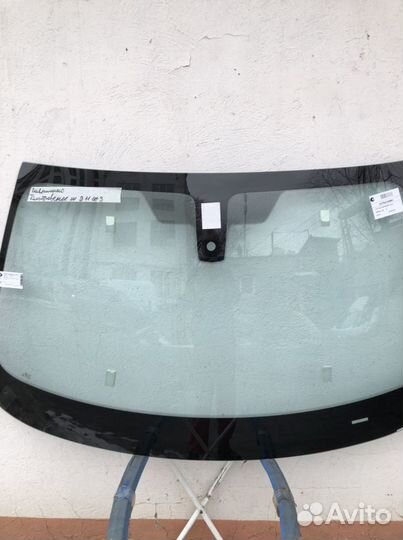 Bmw X6 f16 - лобовое стекло