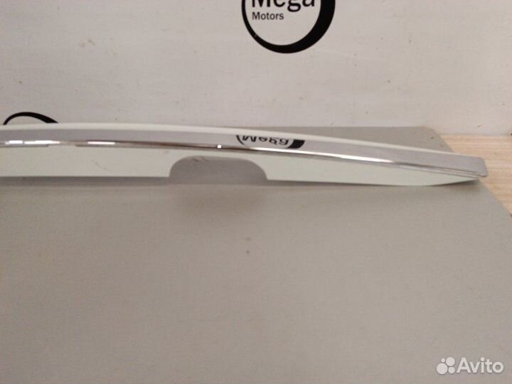 Молдинг крышки багажника задний Hyundai Solaris 1