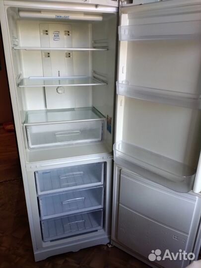 Холодильник бу indesit