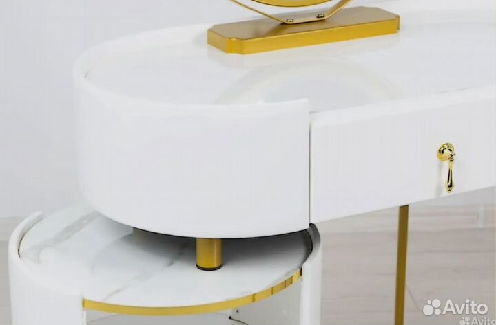 Туалетный столик. Консольный столик