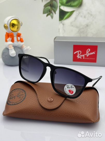 Солнцезащитные очки брендовые