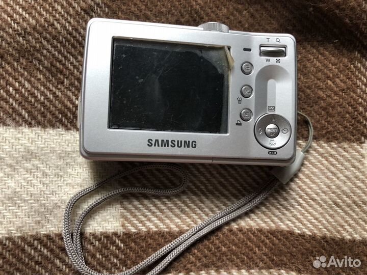 Компактный фотоаппарат samsung d60 с футляром