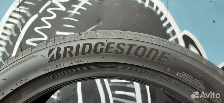 Bridgestone Blizzak LM-005 285/40 R21