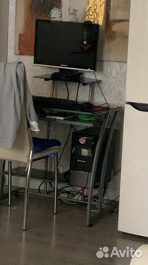 Стол компьютерный