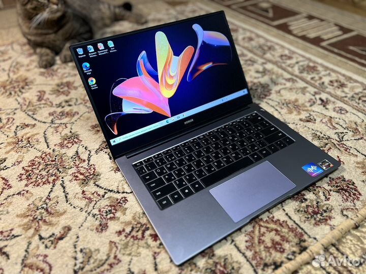 Мощный Ультрабук Honar Ryzen 5-3500u/8гб/Vega8