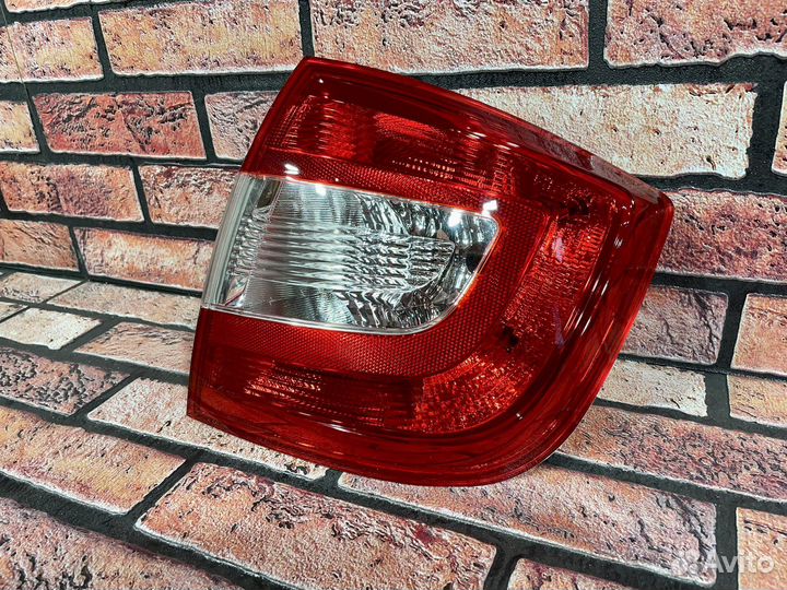 Фара задняя правый skoda рапид