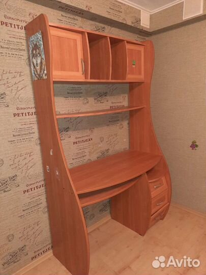 Стол компьютерный