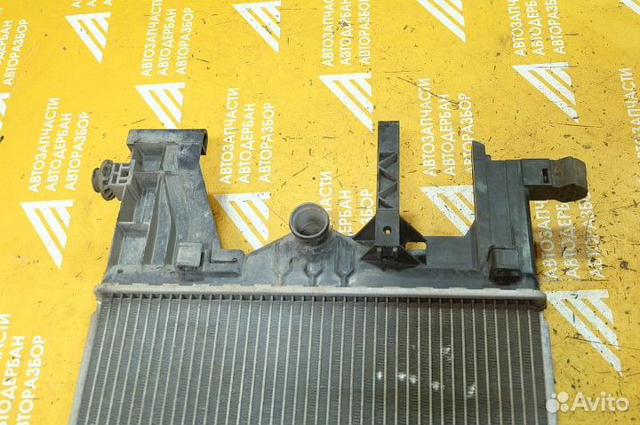 Радиатор двигателя Opel Astra J (2010-2016)