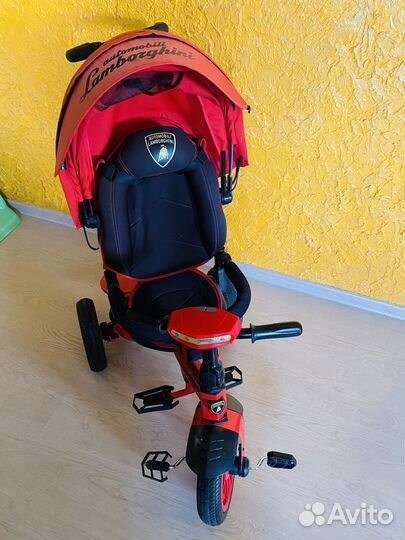 Трехколесный велосипед с родительской ручкой