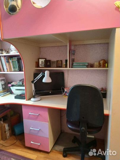 Кровать чердак со столом