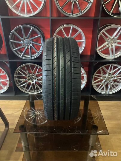 Rotalla Setula S-Pace RU01 235/40 R19 96Y