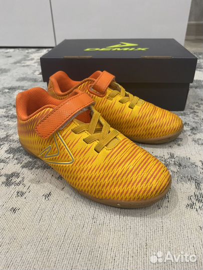 Детские бутсы, гетры, защита