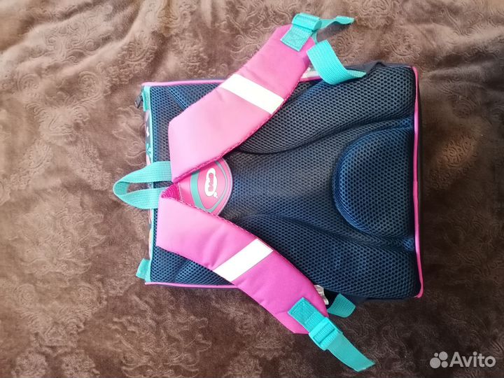Ранец (портфель) для девочки