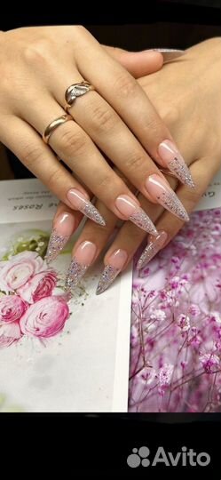 Наращивание ногтей, маникюр и педикюр