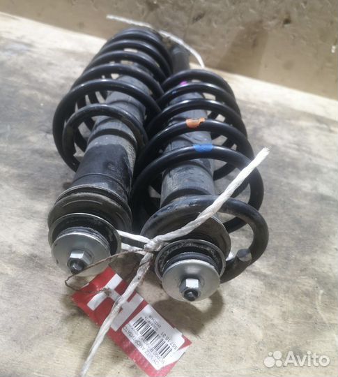 Стойки задние toyota yaris ncp90