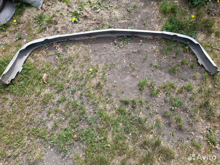 Обвес переднего бампера с Nissan Liberti