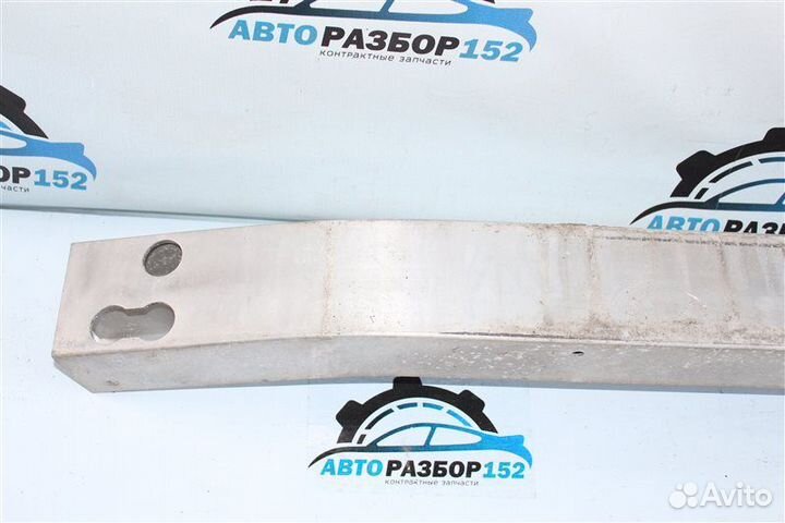 Усилитель бампера передний Nissan Cefiro A33