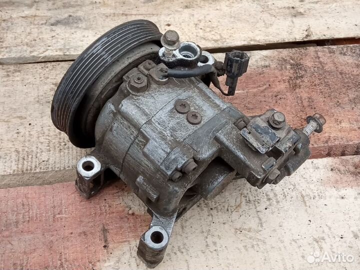 Компрессор кондиционера Nissan P11 Almera N15