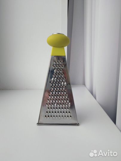 Кухонные ножи 8 штук разные и терка б.у