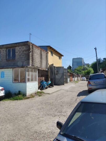 Гараж, > 30 м²