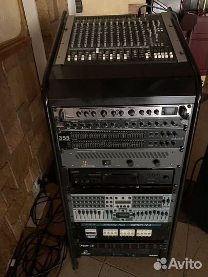 Акустические колонки jbl напольные