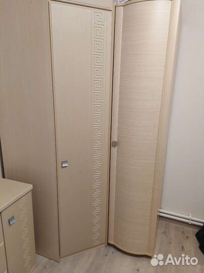 Шкаф угловой