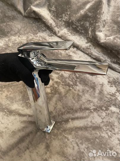 Смеситель высокий хром для накладной раковины