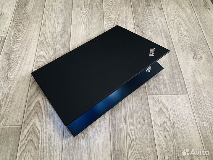 Ноутбук Lenovo ThinkPad T15 Core i7