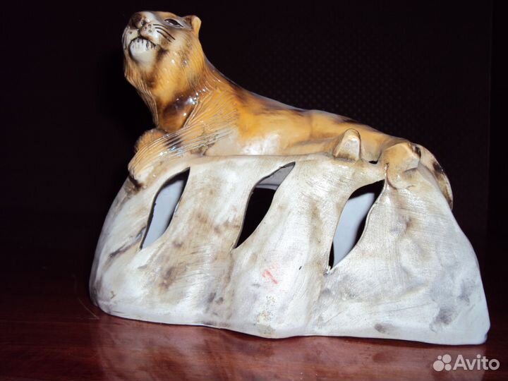 Статуэтка Тигр на скале