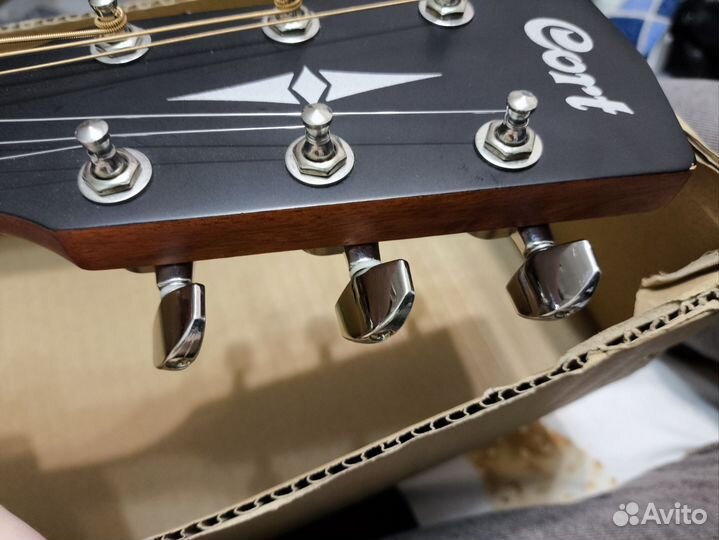 Акустическая гитара Cort ad810