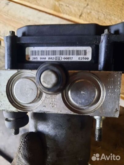 Блок ABS Nissan Np300 2.5 YD25 2013