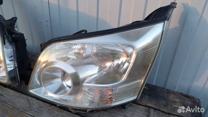 Фары Тоета Noah 2007г.в