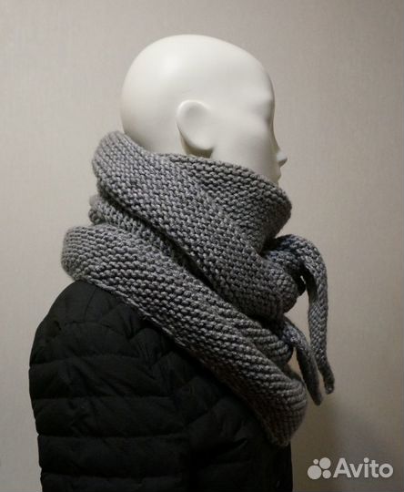 Объемный вязаный шейный платок