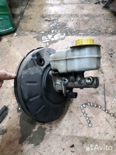 Вакумный усилитель тормазов polo sedan 5