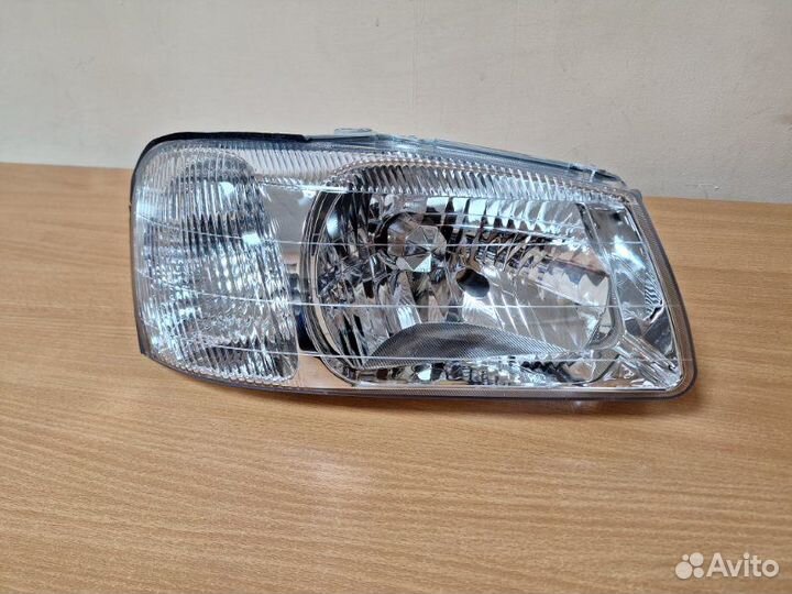 Фара передняя правая Hyundai Accent LC