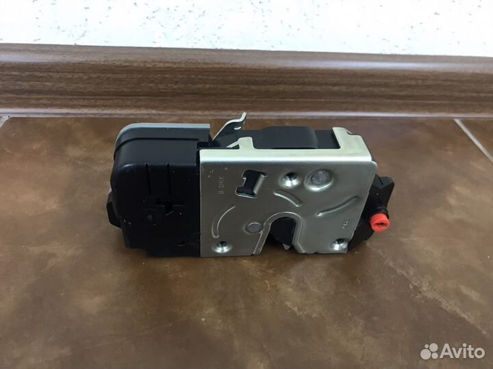 Замок двери Лада Гранта