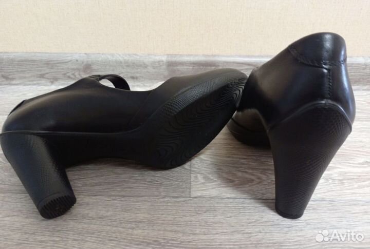Туфли женские 38 р. Ecco