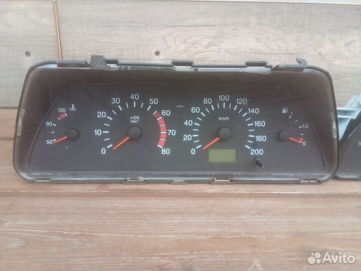 Щиток приборов ваз -2110, 2114 с дефектом