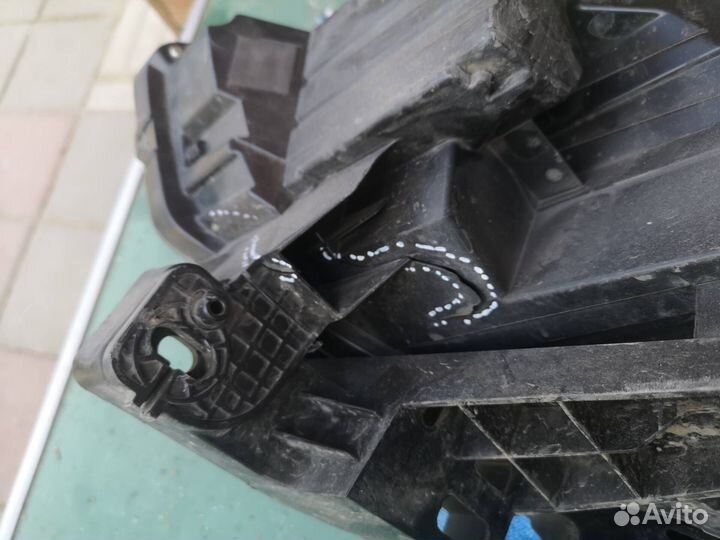 Фара правая LED Haval F7