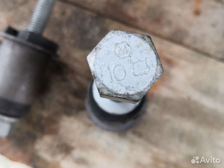 Сайлентблоки и болты Dodge