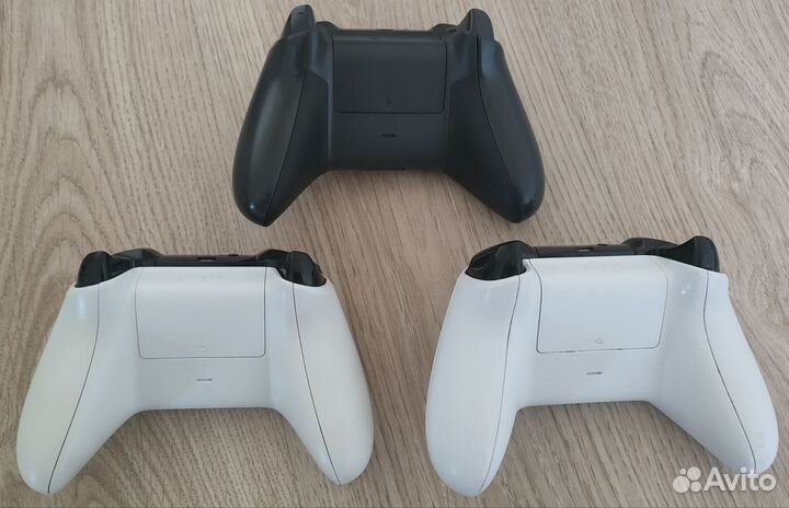 Microsoft Xbox One and series controller