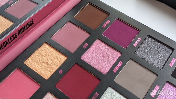 В наличии Beauty Bay Reckless Romance Palette