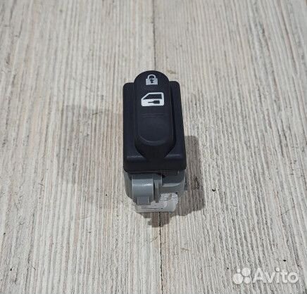 Кнопка блокировки салона Nissan qashqai J10