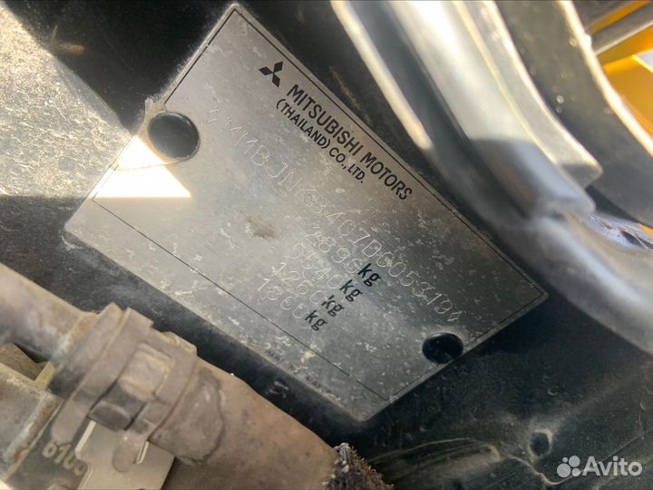 Фара Mitsubishi L200 (2006-2015)