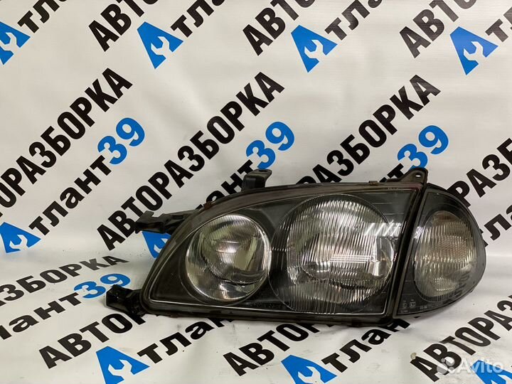 Фары на toyota avensis t 220