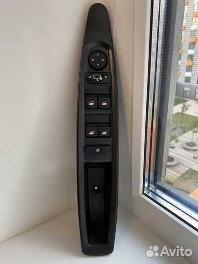 Блок управления стеклоподъемниками Citroen C4