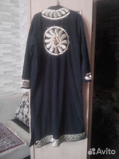 Халат мужской с вышивкой